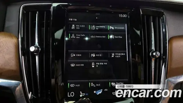 Volvo S90 2019 — Şəkil 29/33
