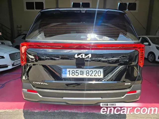 Kia Carnival 2024 — Şəkil 2/20