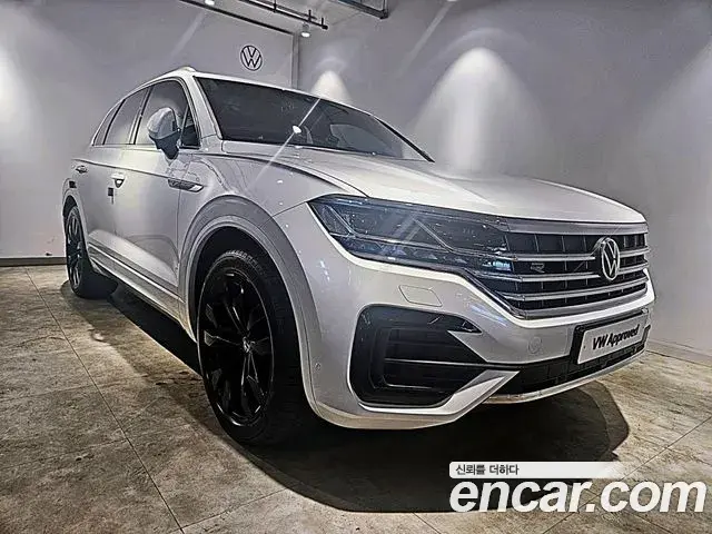 Volkswagen Touareg 2023 — ფოტო 6/13