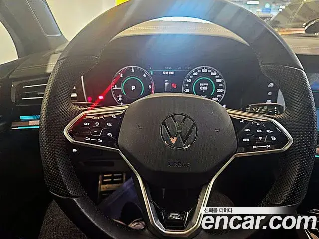 Volkswagen Touareg 2023 — ფოტო 2/13
