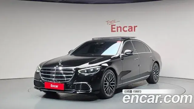 Mercedes-Benz S-Class 2025 — Photo 28/35