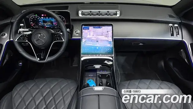 Mercedes-Benz S-Class 2025 — Photo 32/35