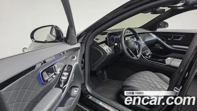 Mercedes-Benz S-Class 2025 — Photo 18/35
