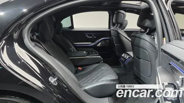 Mercedes-Benz S-Class 2025 — Photo 17/35