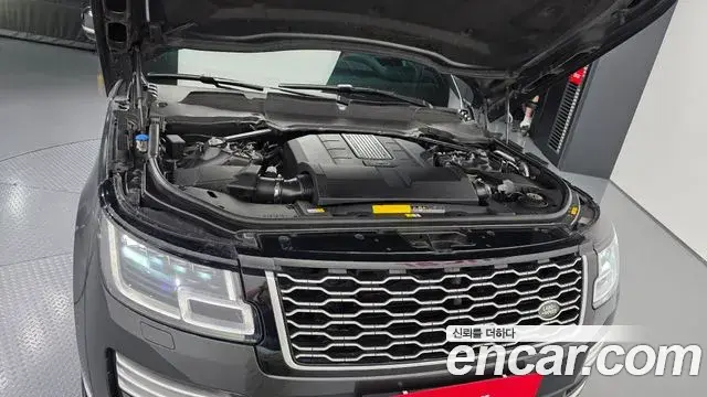 Land Rover Range Rover 2019 — Photo 19/19