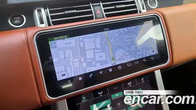 Land Rover Range Rover 2019 — Photo 16/19