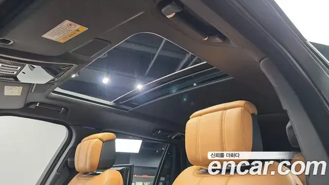 Land Rover Range Rover 2019 — Photo 11/19