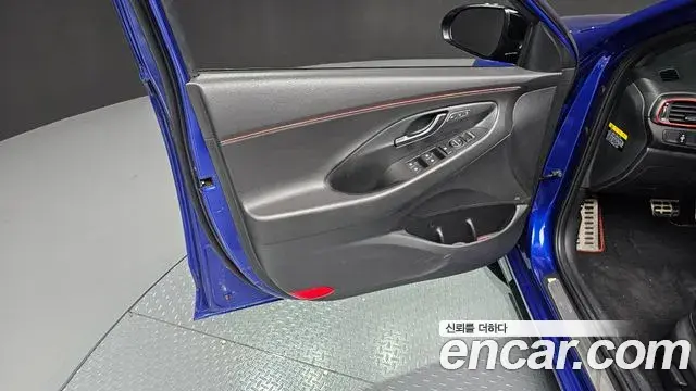 Hyundai i30 2019 — Photo 8/34