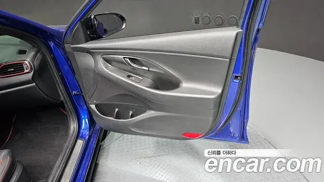Hyundai i30 2019 — Photo 19/34
