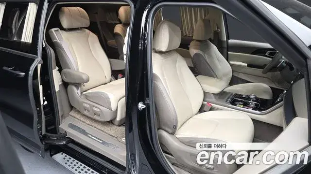 Kia Carnival 2023 — Şəkil 12/20