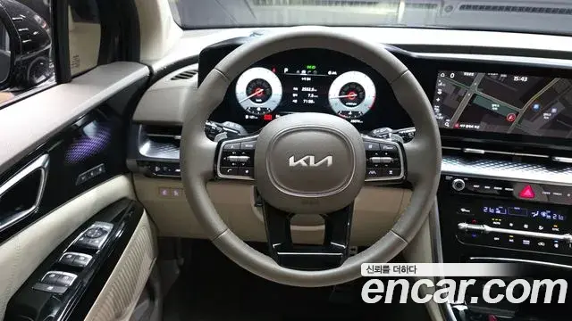 Kia Carnival 2023 — Şəkil 8/20