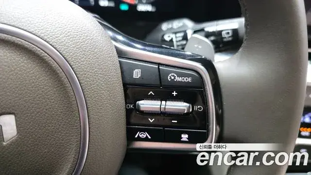 Kia Carnival 2023 — Şəkil 9/20