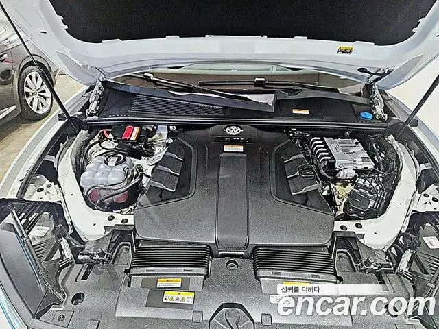 Volkswagen Touareg 2024 — Şəkil 6/14