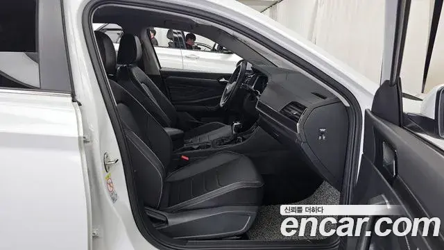 Volkswagen Jetta 2022 — ფოტო 8/32