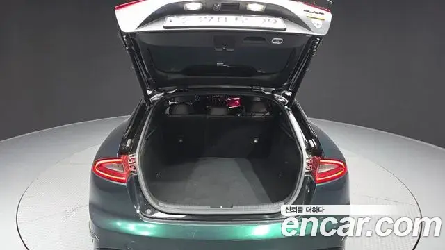 Kia Stinger 2018 — Şəkil 4/36