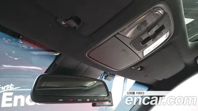 Kia Stinger 2018 — Şəkil 15/36