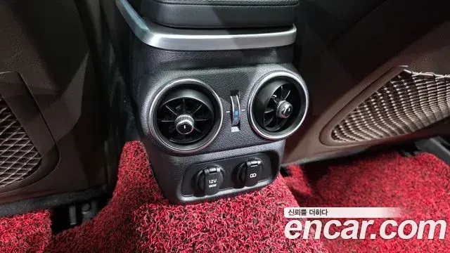 Kia Stinger 2018 — Şəkil 10/36