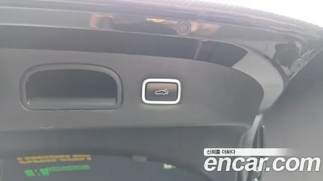 Kia Stinger 2018 — Şəkil 28/36