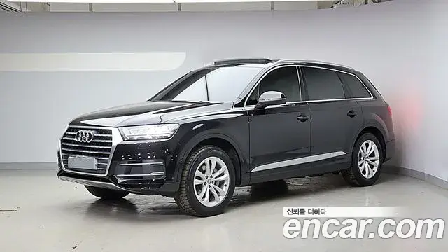 Audi Q7 2019 — Фото 2/20