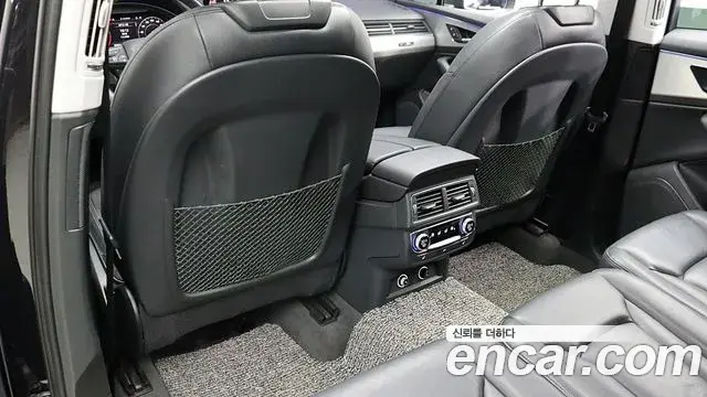 Audi Q7 2019 — Фото 19/20