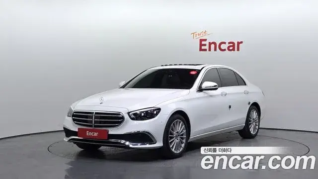 Mercedes-Benz E-Class 2022 — Фото 1/20