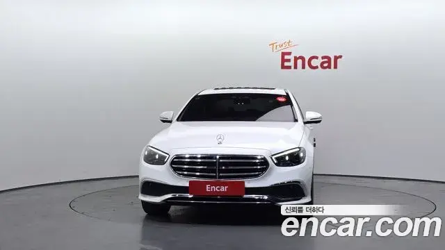 Mercedes-Benz E-Class 2022 — Фото 3/20