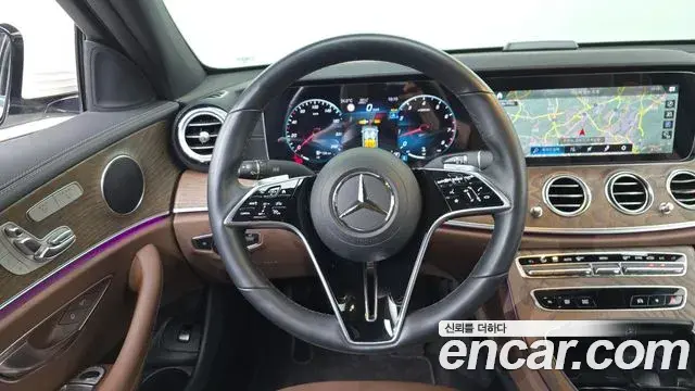 Mercedes-Benz E-Class 2022 — Фото 13/20
