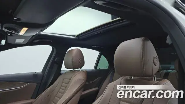 Mercedes-Benz E-Class 2022 — Фото 16/20