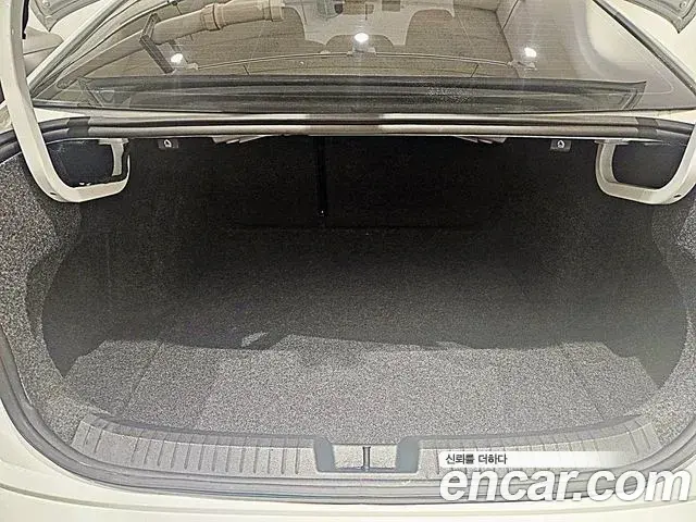 Volkswagen Jetta 2021 — ფოტო 9/13