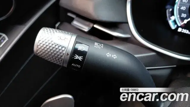 Genesis G80 2023 — Şəkil 31/38