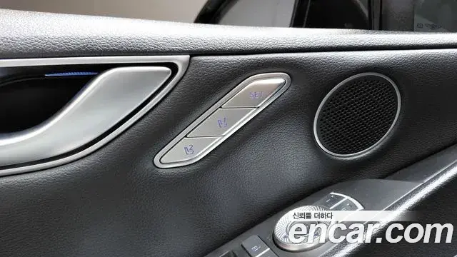 Genesis G80 2023 — Şəkil 28/38