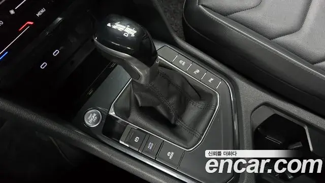 Volkswagen Tiguan 2021 — Şəkil 18/30