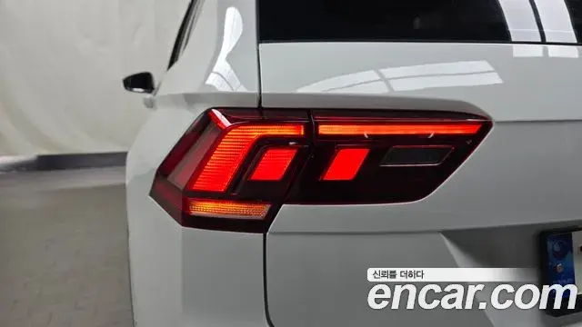 Volkswagen Tiguan 2021 — Şəkil 15/30