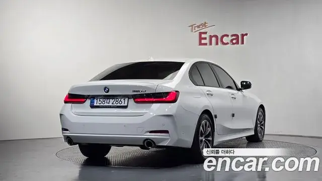 BMW 3 Series 2023 — ფოტო 2/33