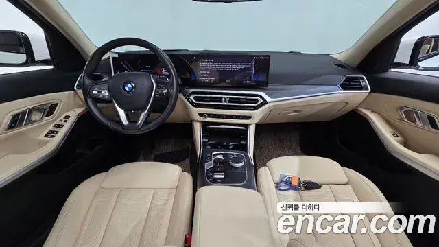 BMW 3 Series 2023 — ფოტო 14/33