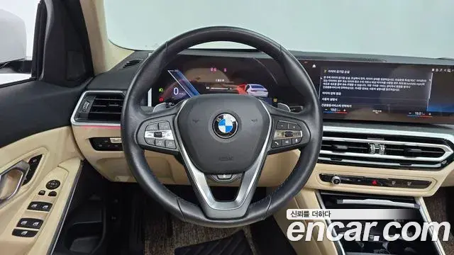 BMW 3 Series 2023 — ფოტო 24/33
