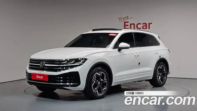 Volkswagen Touareg 2024 — Photo 2/38