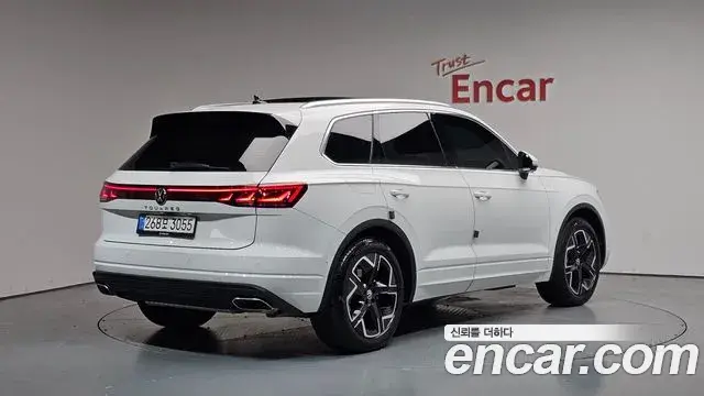 Volkswagen Touareg 2024 — Photo 10/38