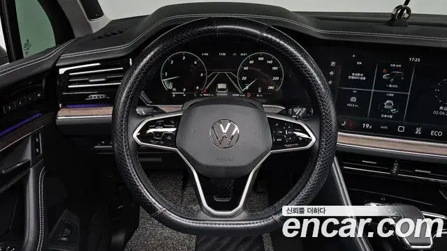 Volkswagen Touareg 2024 — Photo 25/38
