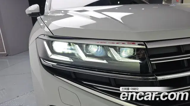 Volkswagen Touareg 2024 — Photo 1/38