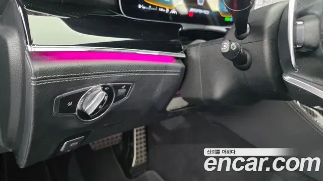 Mercedes-Benz AMG GT 2021 — Şəkil 22/33