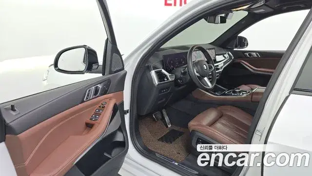 BMW X5 2025 — ფოტო 26/35