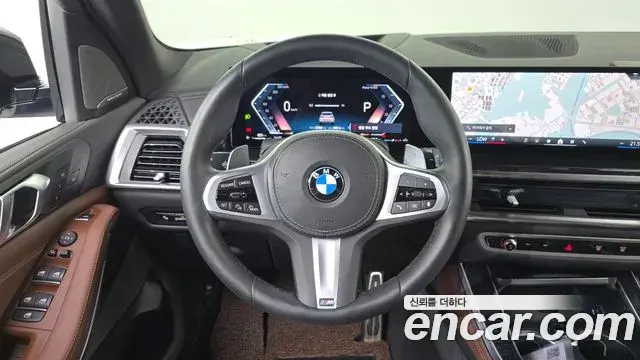 BMW X5 2025 — ფოტო 32/35