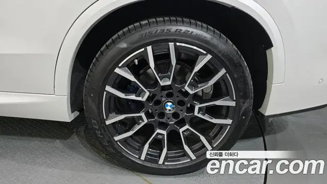 BMW X5 2025 — ფოტო 27/35