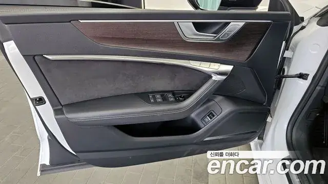 Audi A7 2023 — Şəkil 28/34