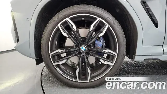 BMW X4 2025 — Photo 20/37