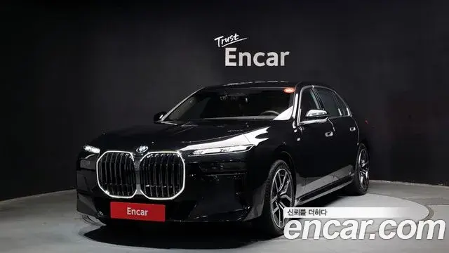 BMW 7 Series 2025 — Фото 1/20