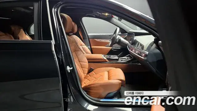 BMW 7 Series 2025 — Photo 17/30