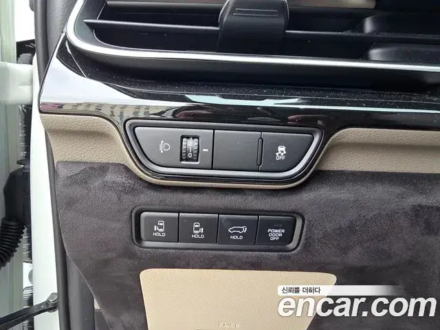 Kia Carnival 2025 — Photo 8/16