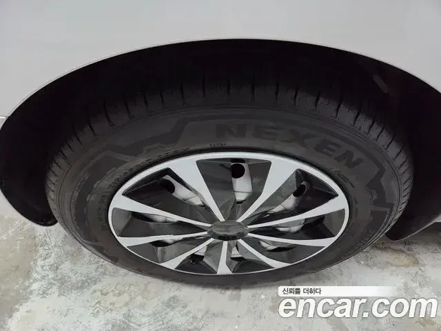 Hyundai Staria 2023 — Photo 5/20